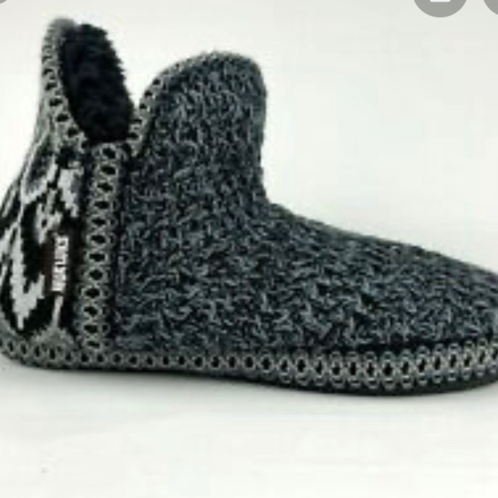 NWT Original Muk Luks Slippers Size 11-12